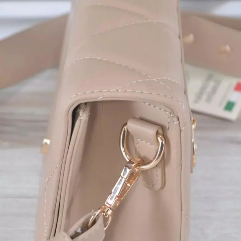 Valentino Handbag in Cream - Picture 5 of 9